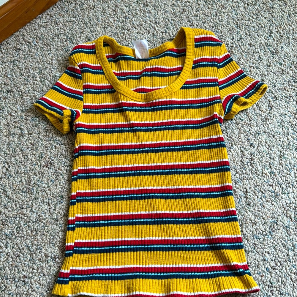 T-shirt, yellow, red, and navy